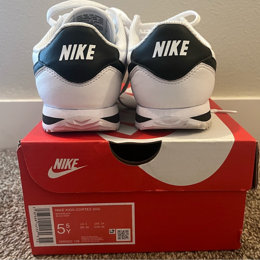 Nike White and Black Youth Sneakers